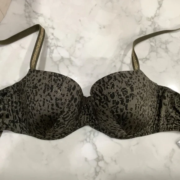 Bras - Picture 3 of 3